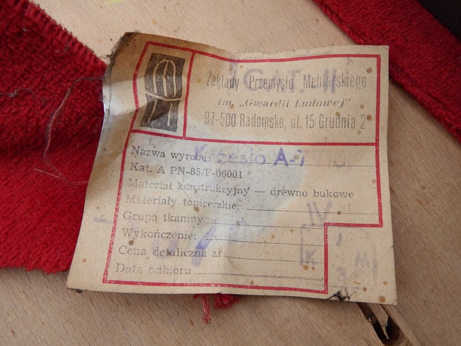 KRZESŁO tapicerowane PRL / drewno bukowe / stan BDB / 2 sztuki komplet