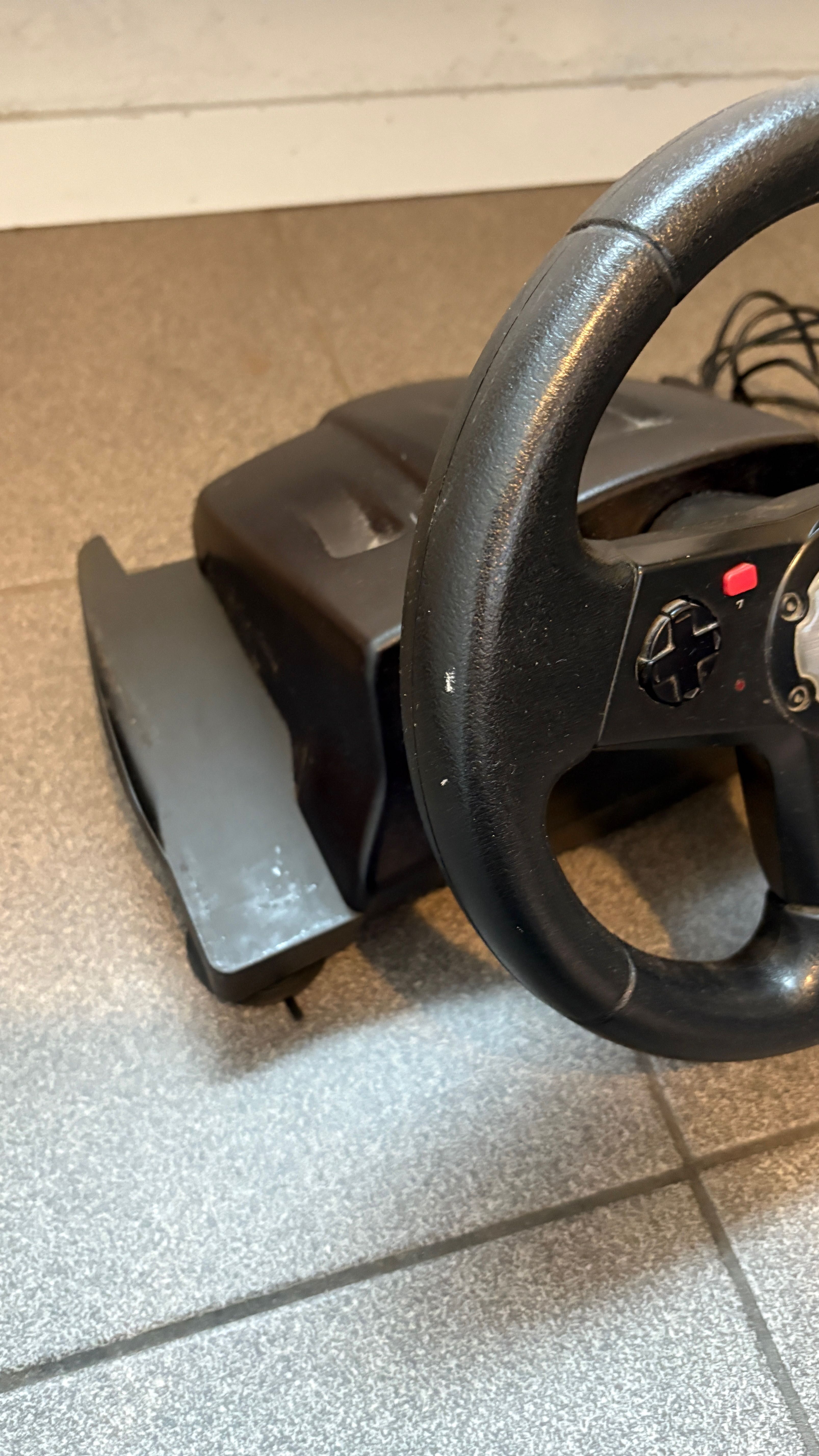 Игровой руль Logitech  Formula Vibration