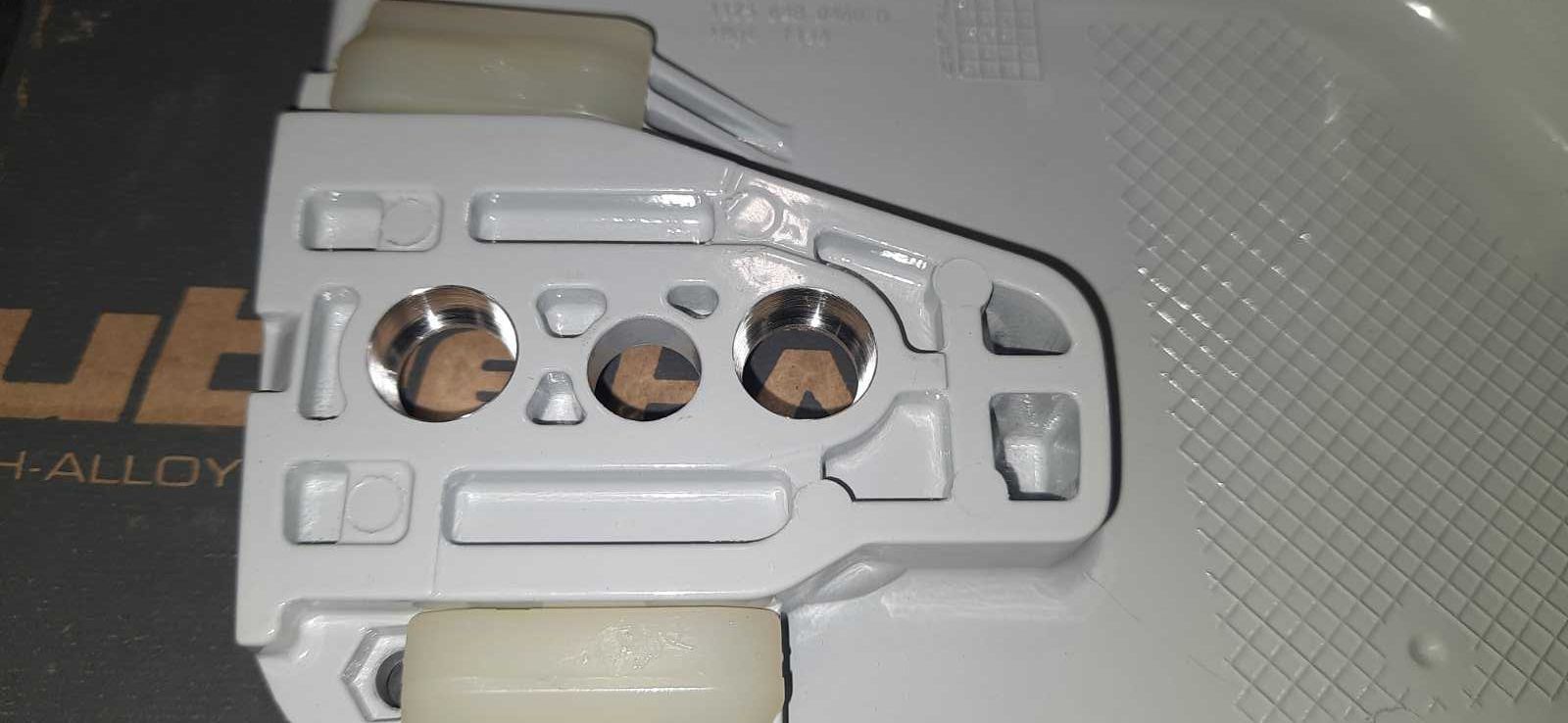 Кришка бензопили Stihl MS 260 440 461 660 з гайками які не губляться