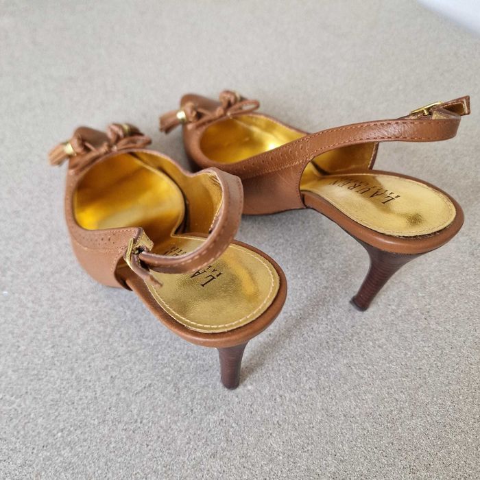 Sapatos abertos atrás camel da Ralfh Lauren