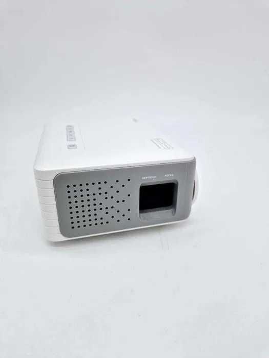 Nowy Projektor filmowy LCD MINI AKIYO 1280X720 BIAŁY ze statywem