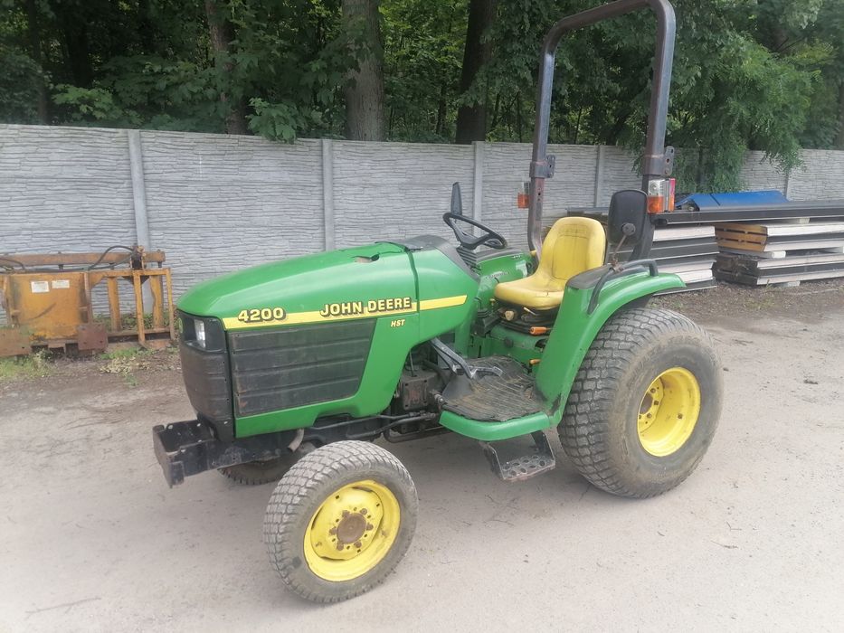 Johndeere 4200, 4x4, rok 2000