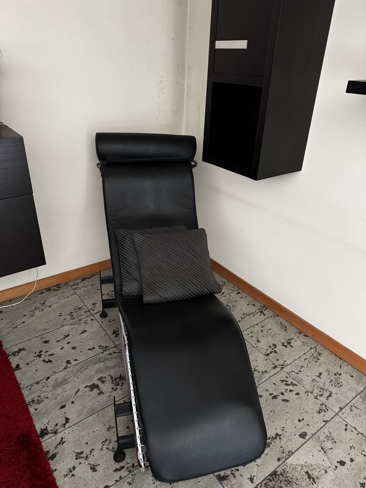 Chaise Longue em pele preto
