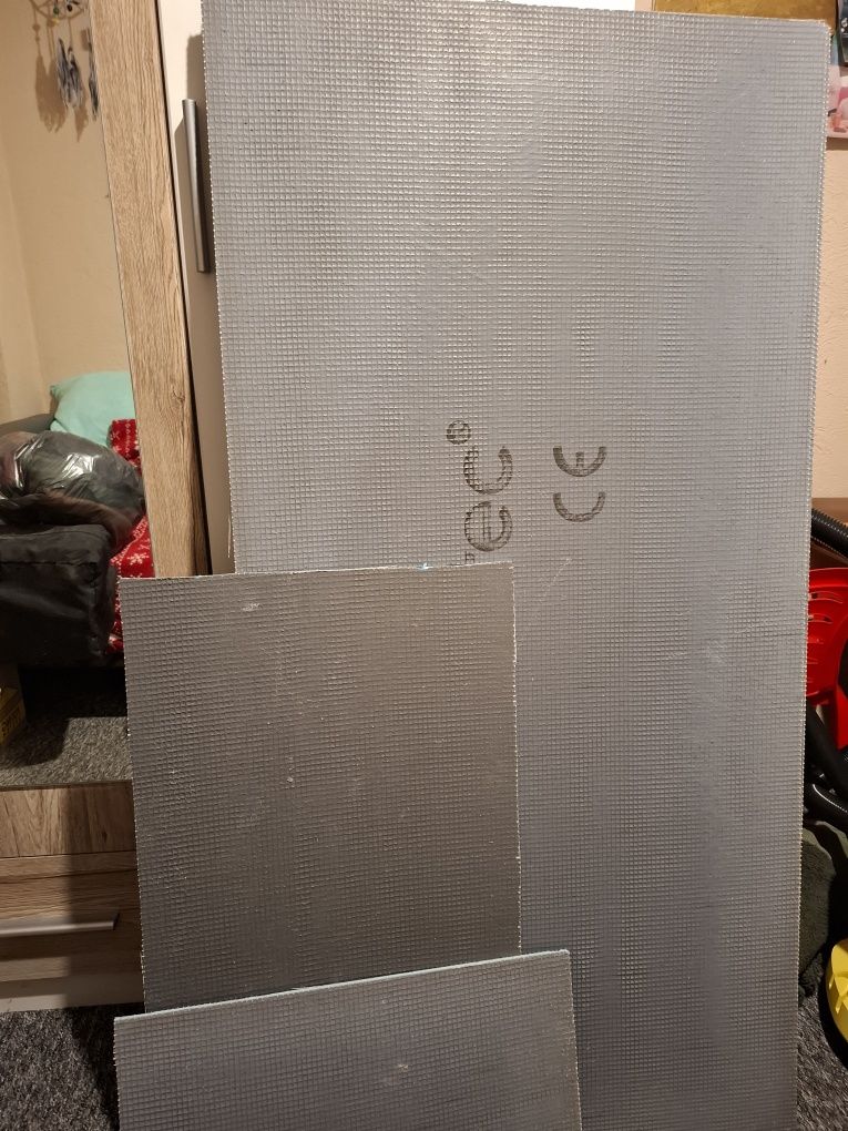 płyta izolacyjna  Warmtek. Wielkości 120x60. Grubość płyt 6mm.
