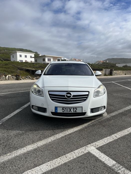 Opel Insignia CDTI {2.0}