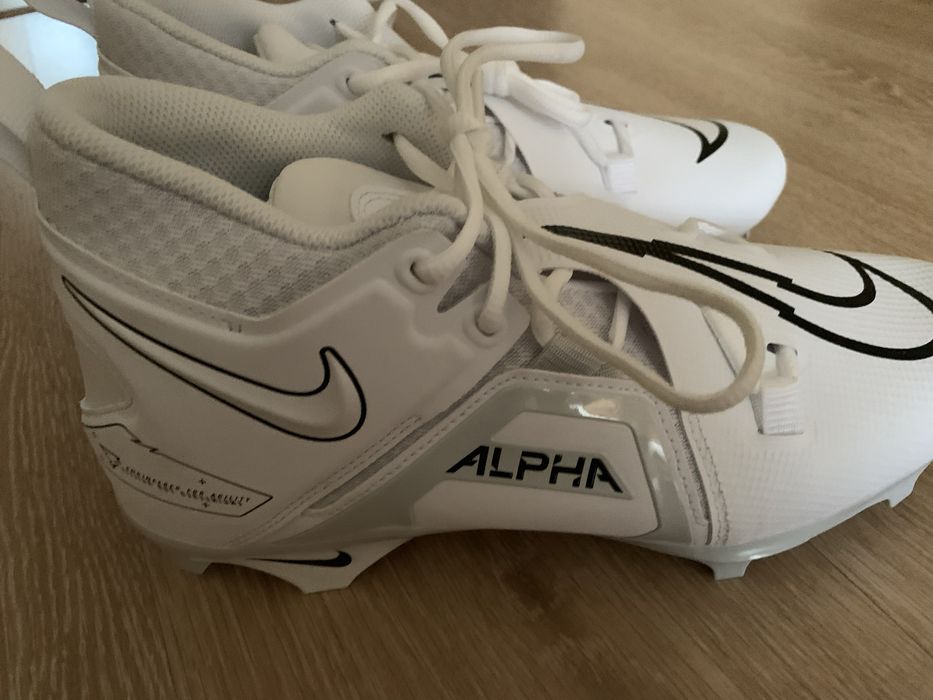 бутсы Nike Alpha