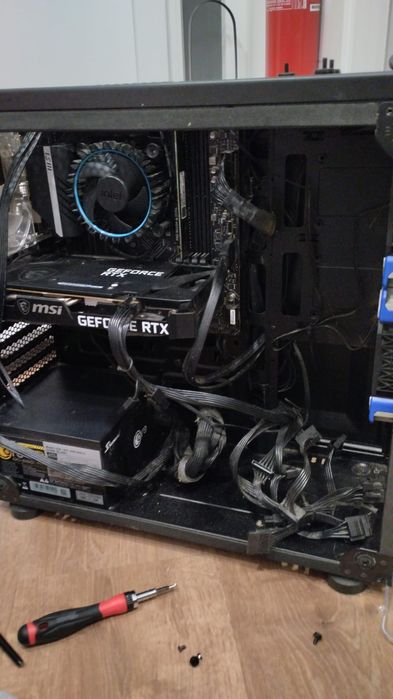 PC Gaming GeForce RTX 3050 8G e i5-12600 + teclado e mousepad