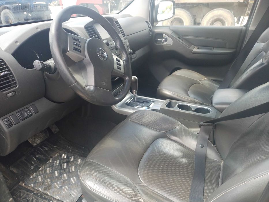 Nissan navara 4* 4