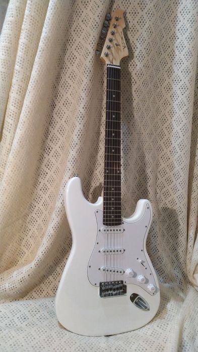 Електрогітара Vision Stratocaster by MSA (колір White, +кабель)