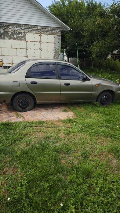 автомобіль Daewoo Lanos