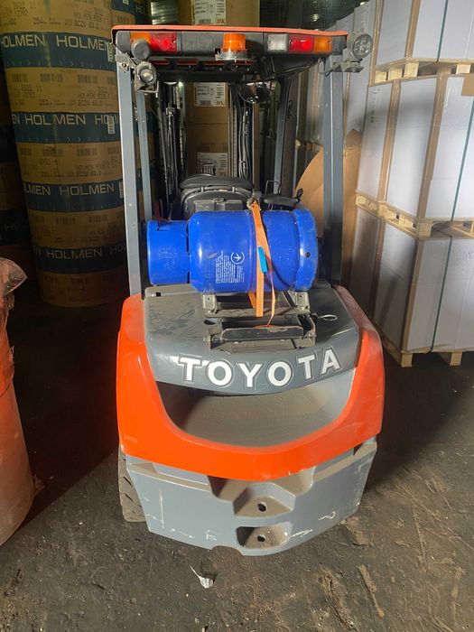 Газовий навантажувач TOYOTA 06-8-FG-30-F