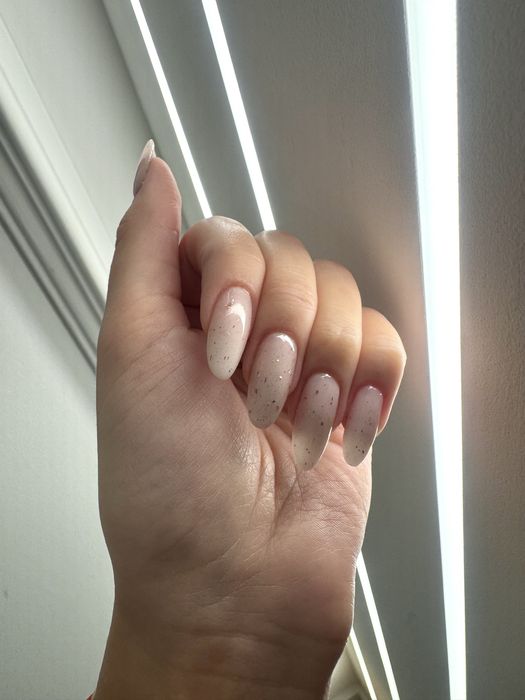Manicure hybrydowy – profesjonalnie i bezpiecznie