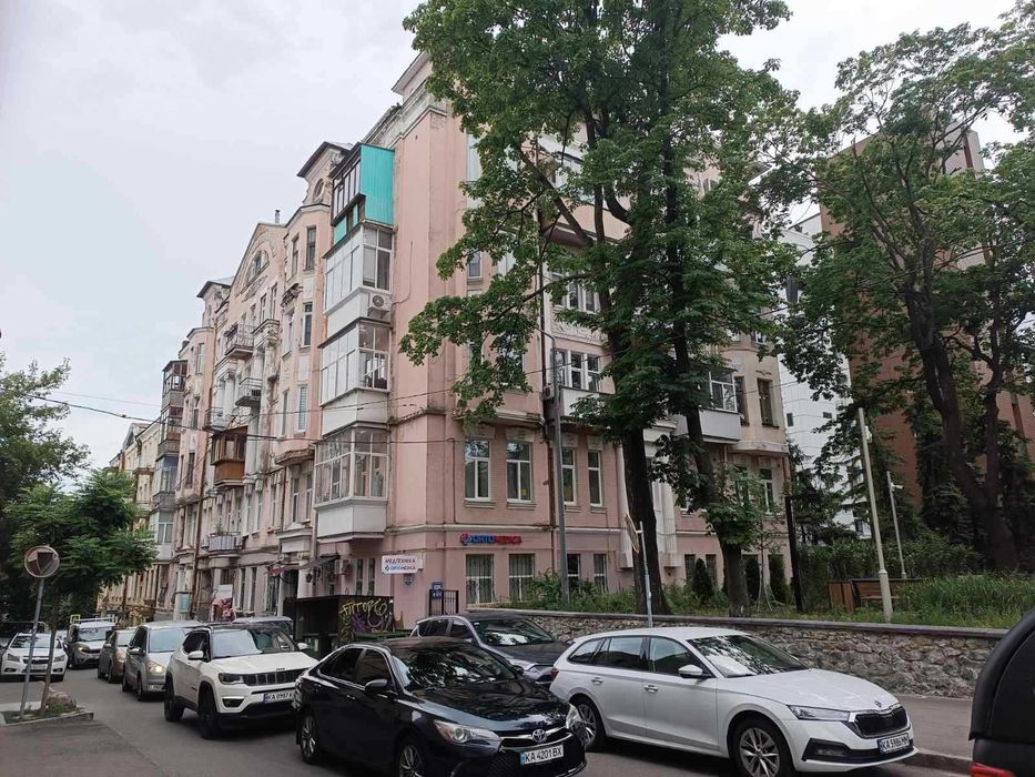 Продаж 2 к.квартири пр.Чеховський 11, Львівська площа, центр