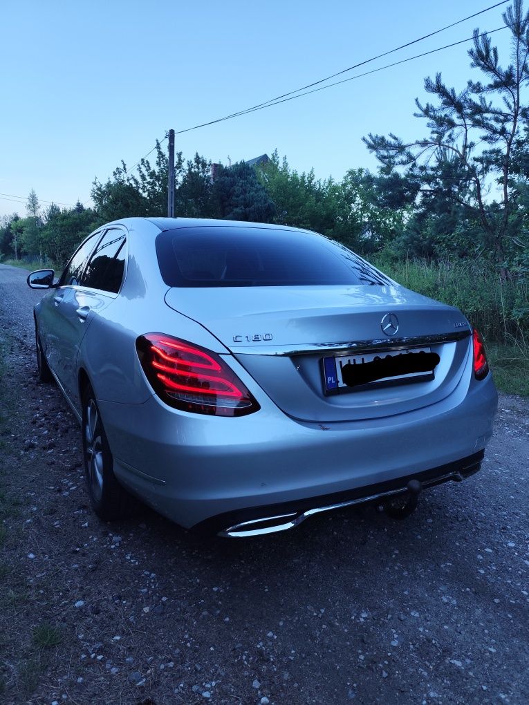 Mercedes W 205 C 180 bezwypadkowy Full-Led orginalny lakier.