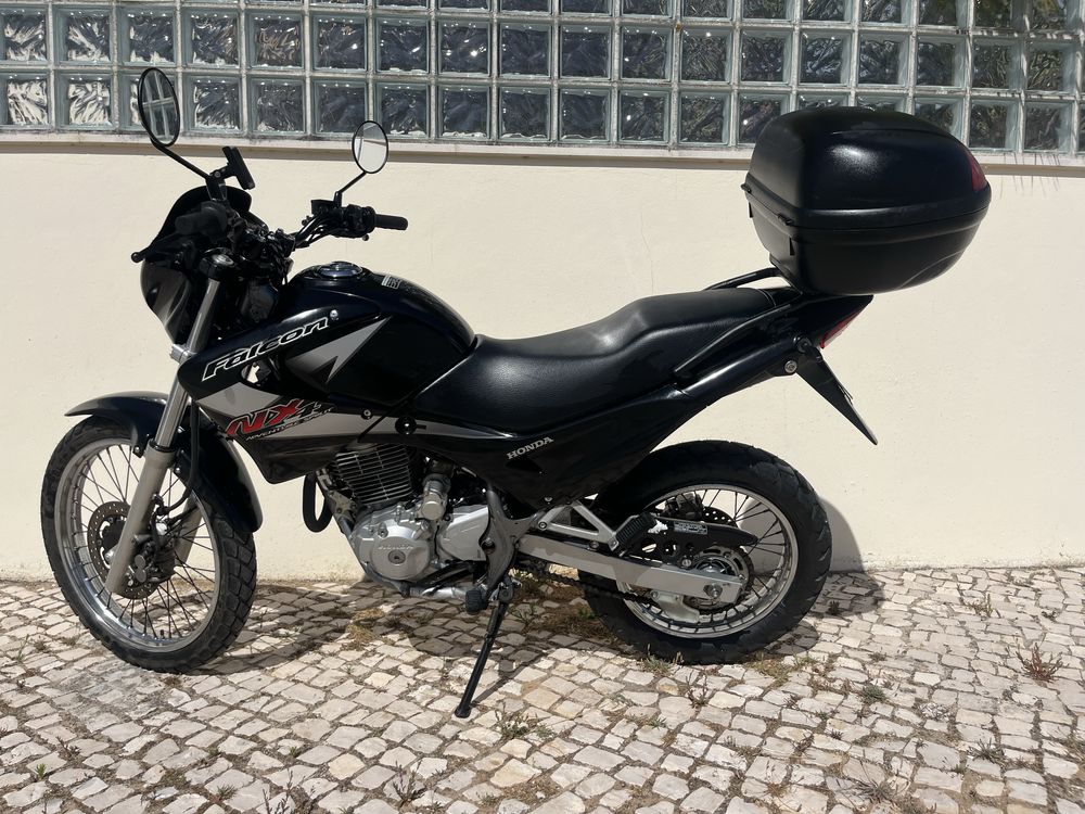 Honda NX 400 Falcon