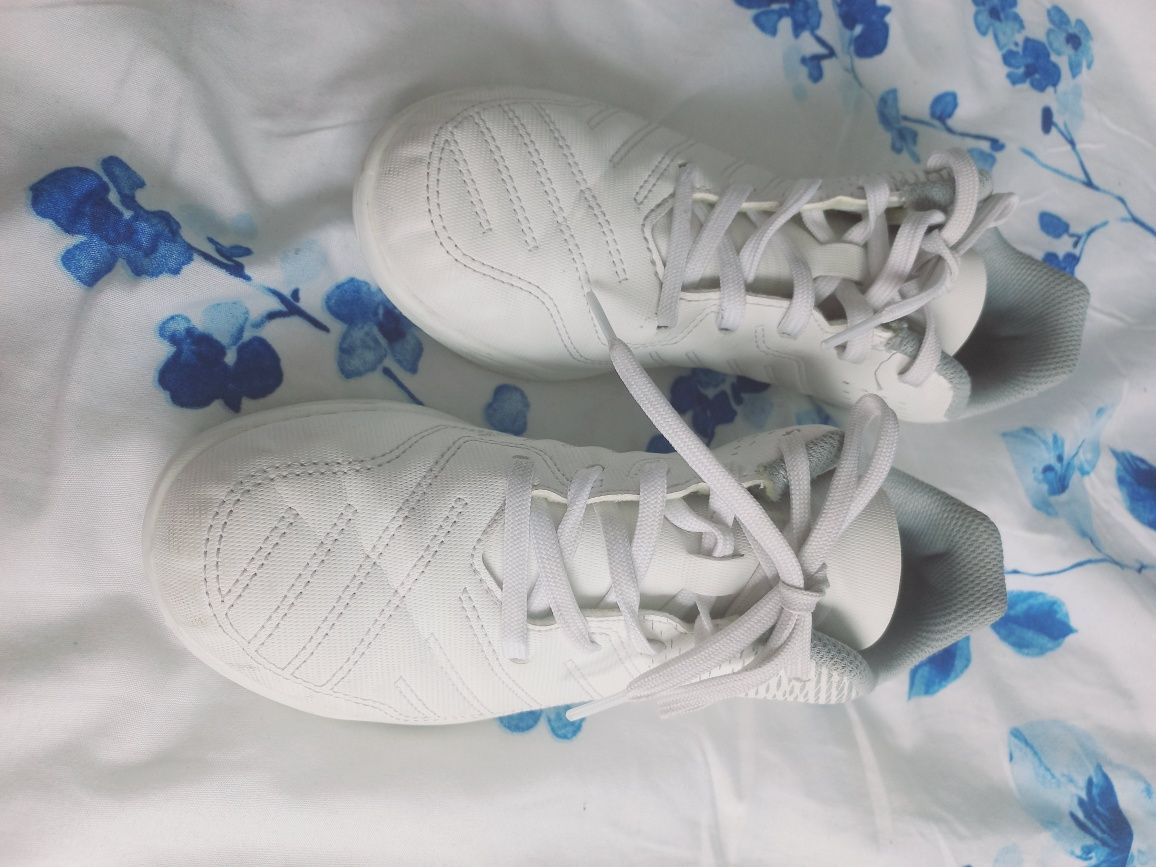 Buty halowe, piłka nożna 36 Decathlon