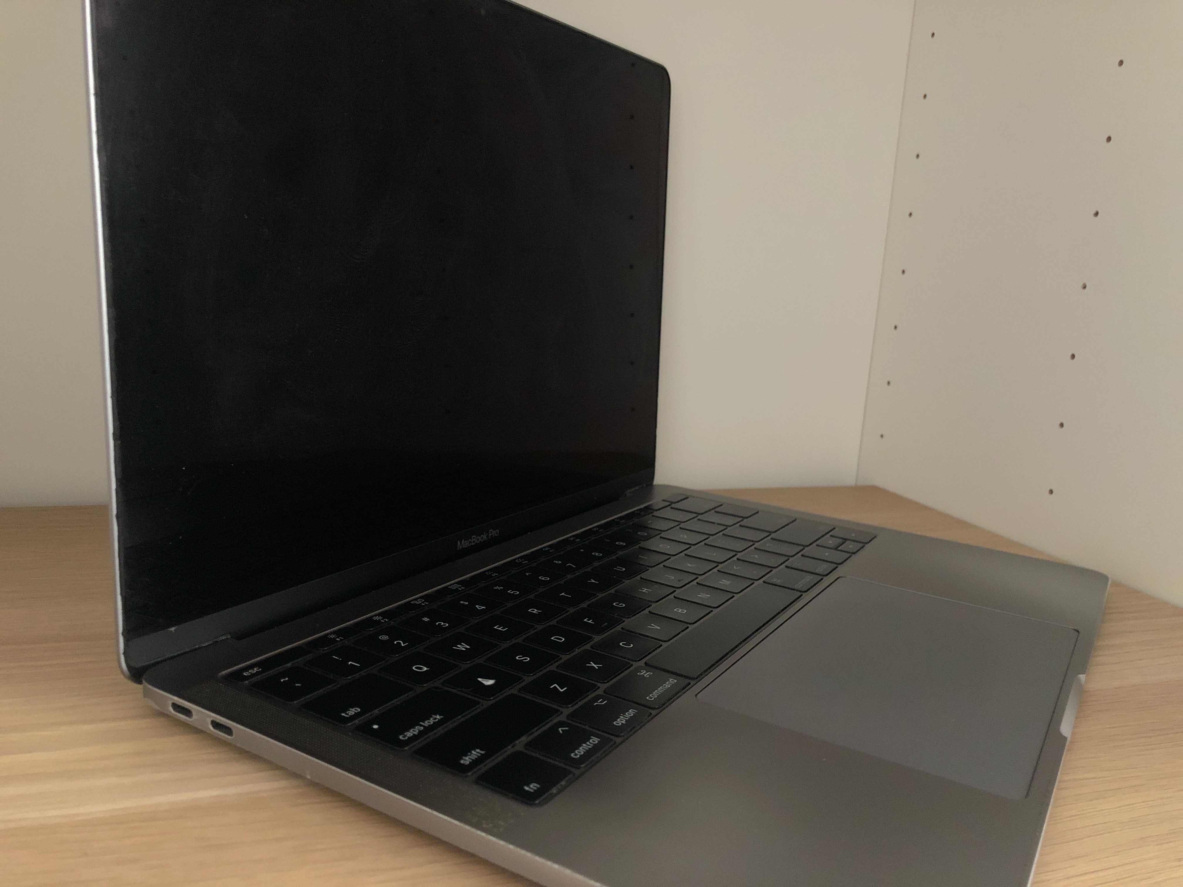 Macbook Pro 13" 2017 (problema de bateria e ecrã)