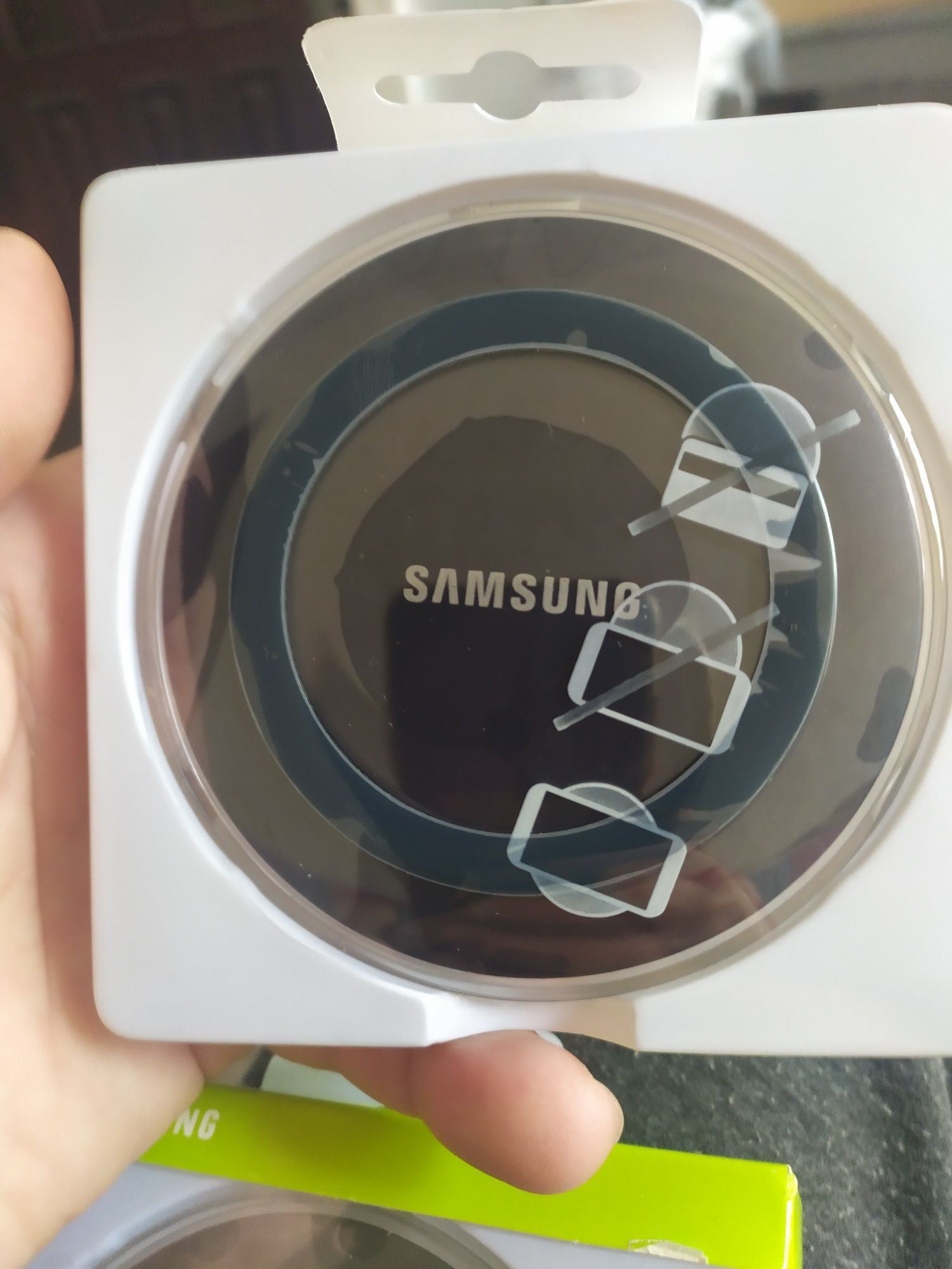 Продам зарядное беспроводное устройство Samsung