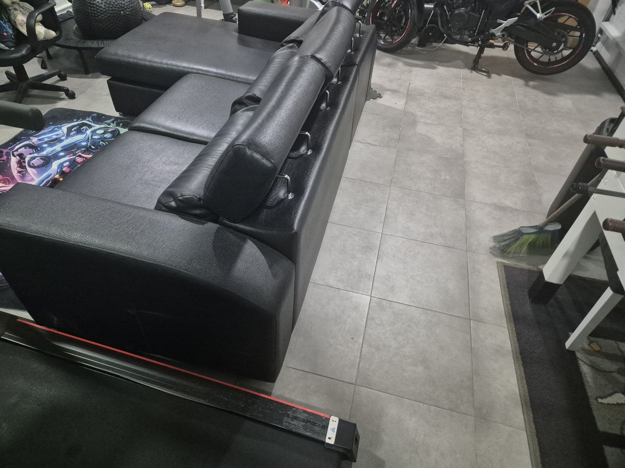 Sofá com chaise longue