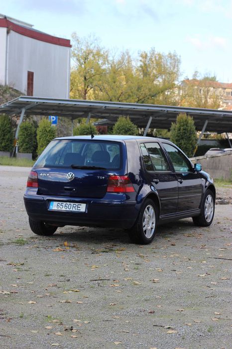 Volkswagen Golf 4 1.9 TDI – Automático – Excelente estado