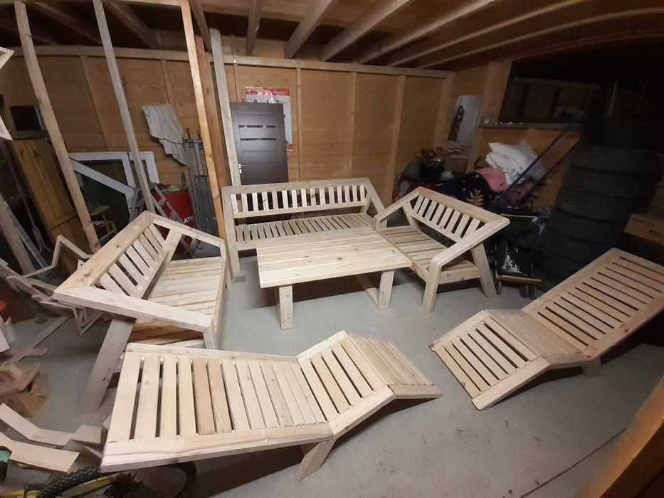 Zestaw ogrodowy drewniany+ 2 leżaki