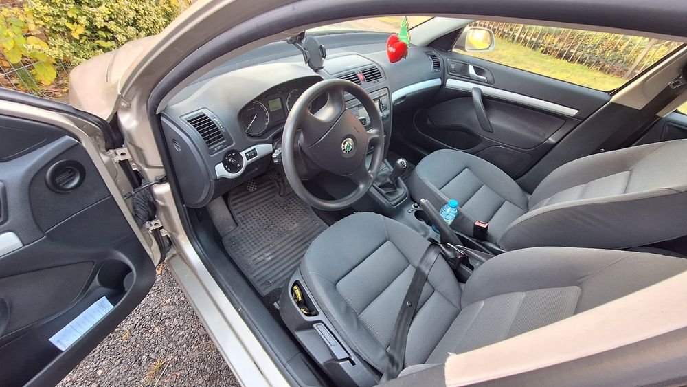 Skoda Octavia 1.6MPI 102KM Doinwestowana