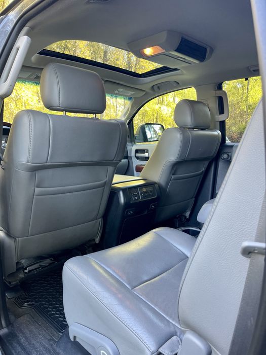 Toyota Sequoia Platinum