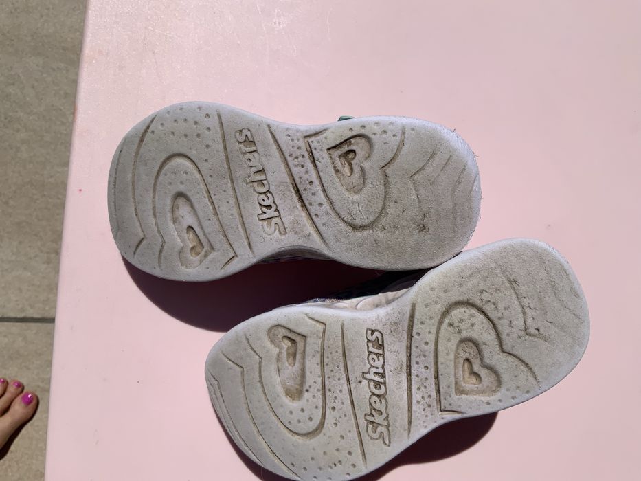 Sketchers r.24 na hulajnogę obdarte