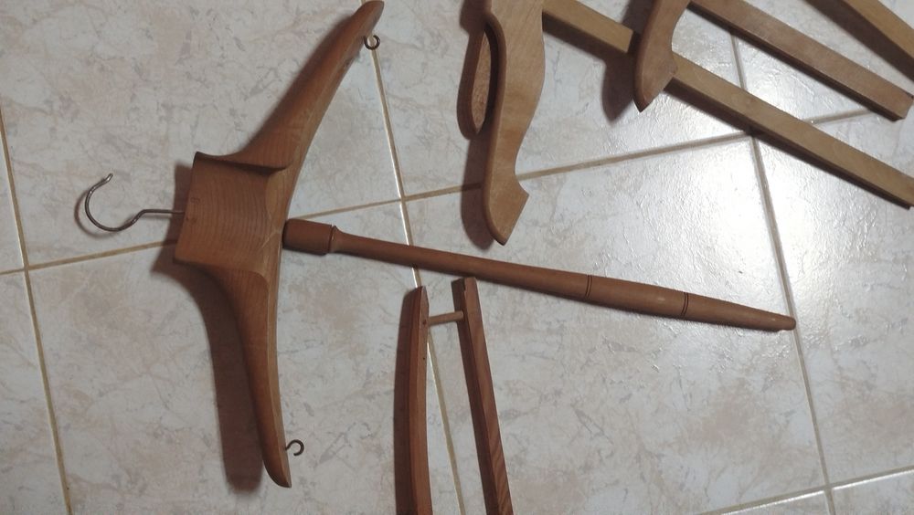 5 cabides de madeira anos 30