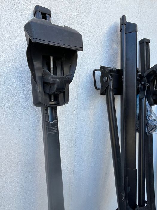 Barras de Tejadilho com Suportes de Bicicletas - Como Novo!