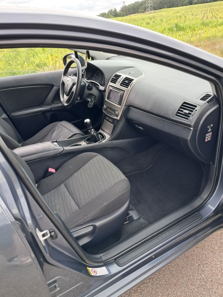 Toyota Avensis t27