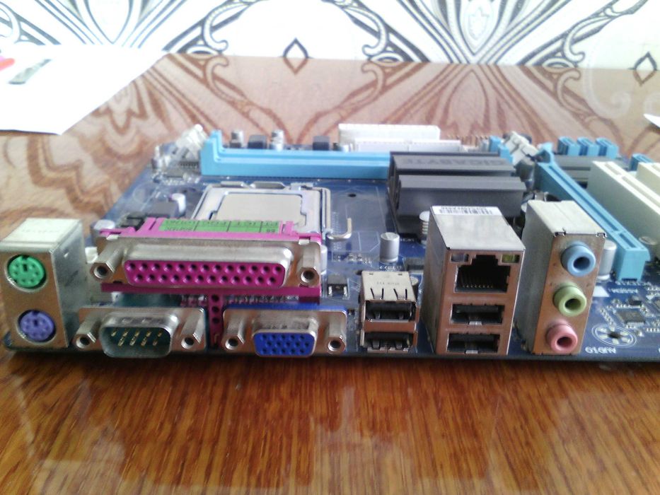 Материнская плата  GIGABYTE GA-G41MT-S2PT