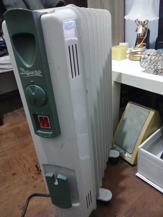 Aquecedor a óleo radiador a funcionar bem