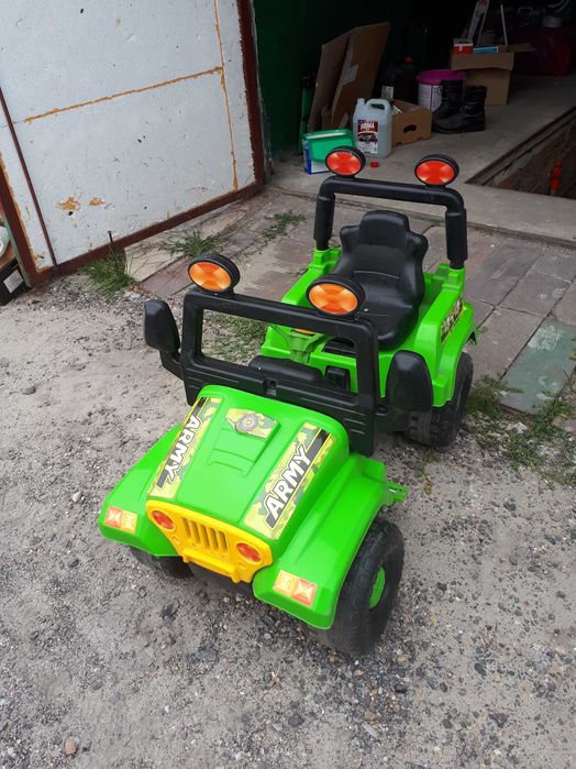 Jeep zabawka dla dziecka