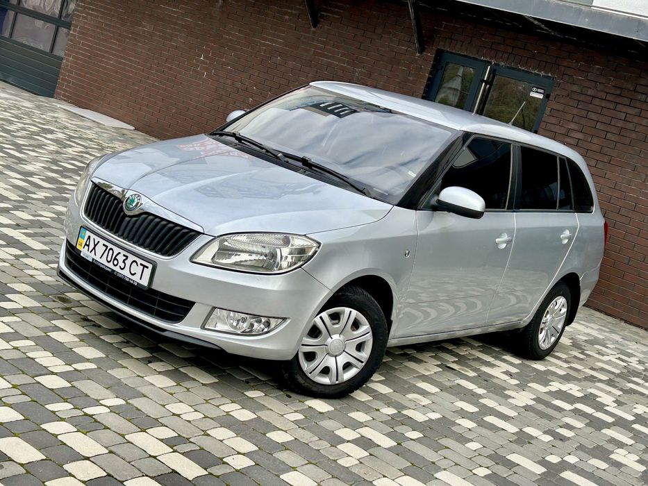 Skoda Fabia 1.4 2012 Official
