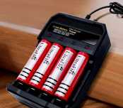 Зарядний пристрій універсальний USB на 4шт 4,2V/2A, має USB порт