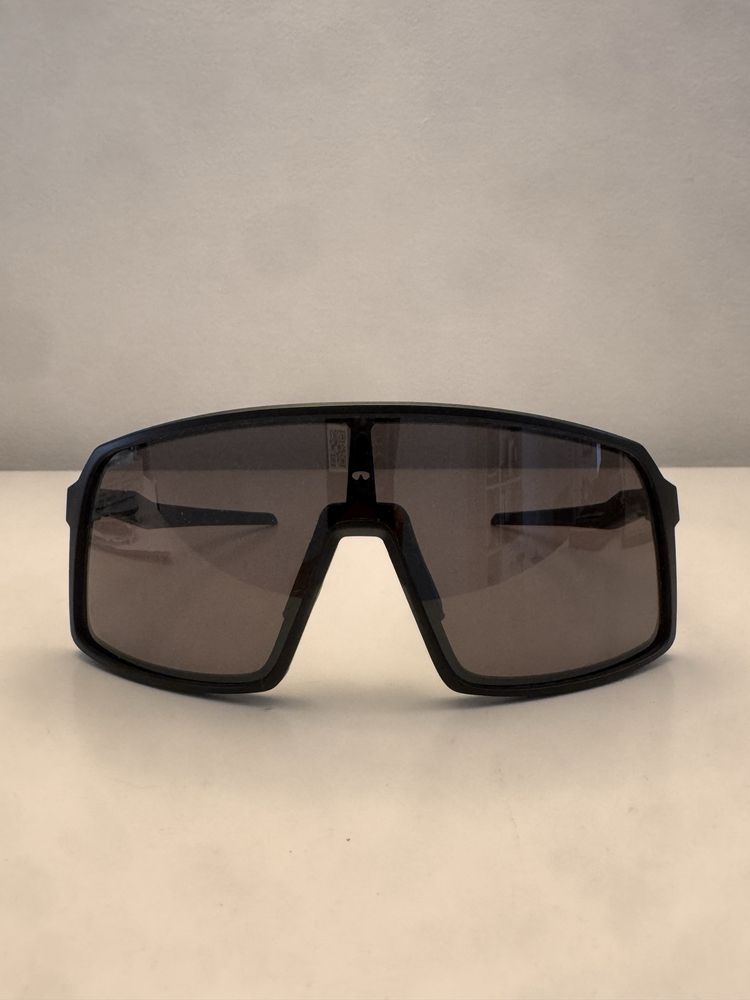 Oakley Sutro Black