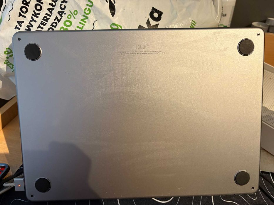 MacBook M2 15,6” / 8GB RAM / 245GB SSD – bardzo dobry stan!