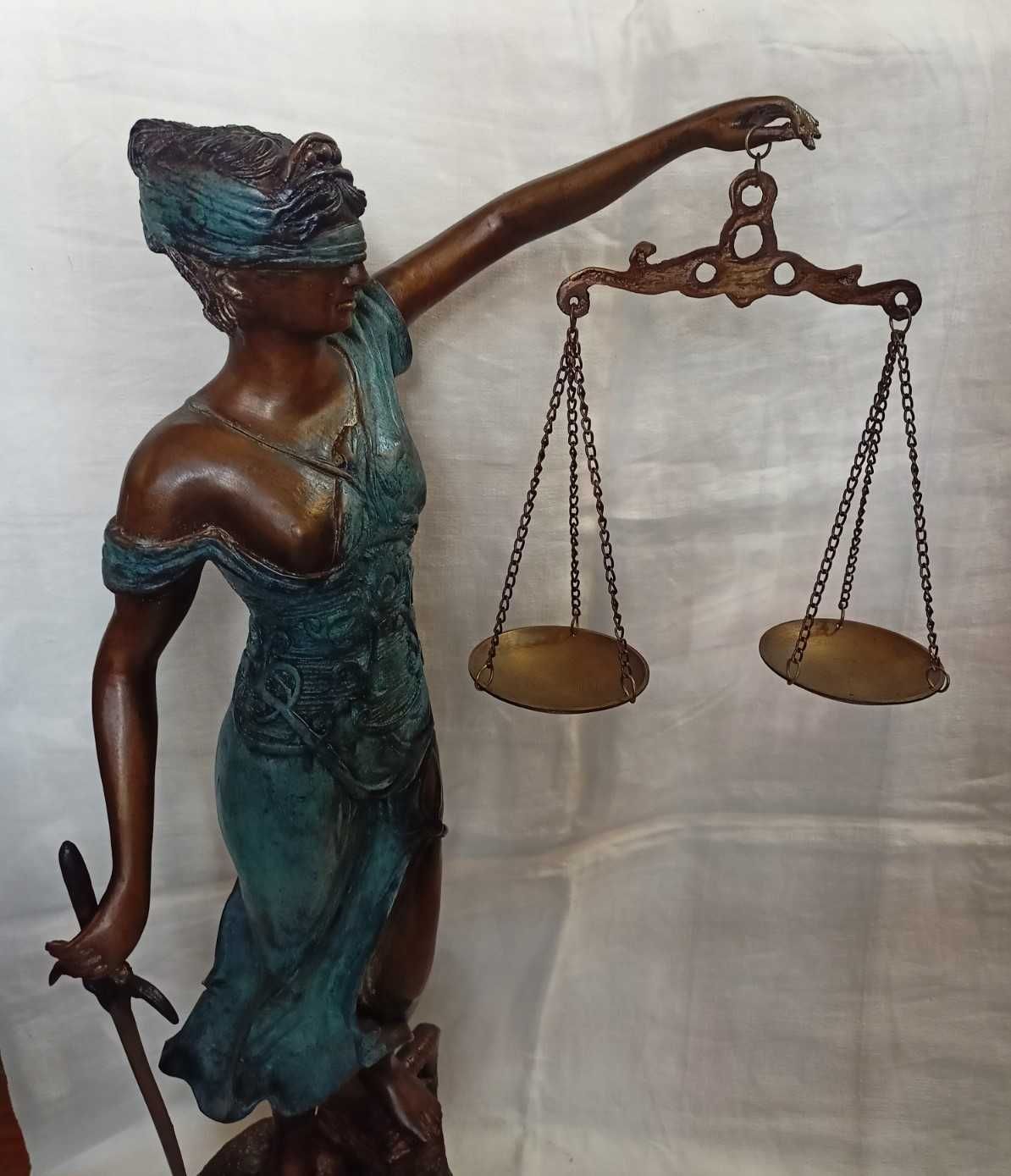 Figura Deusa Justiça Bronze