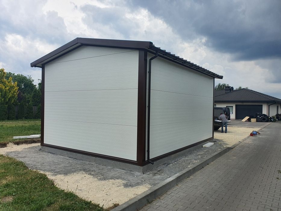 Hale z płyty warstwowej. Garaż. Hłodnia.