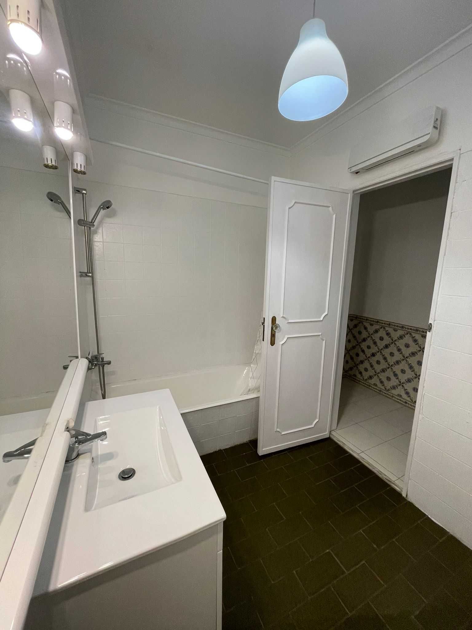 Quarto individual SEM CAUÇÃO Portela Sacavém