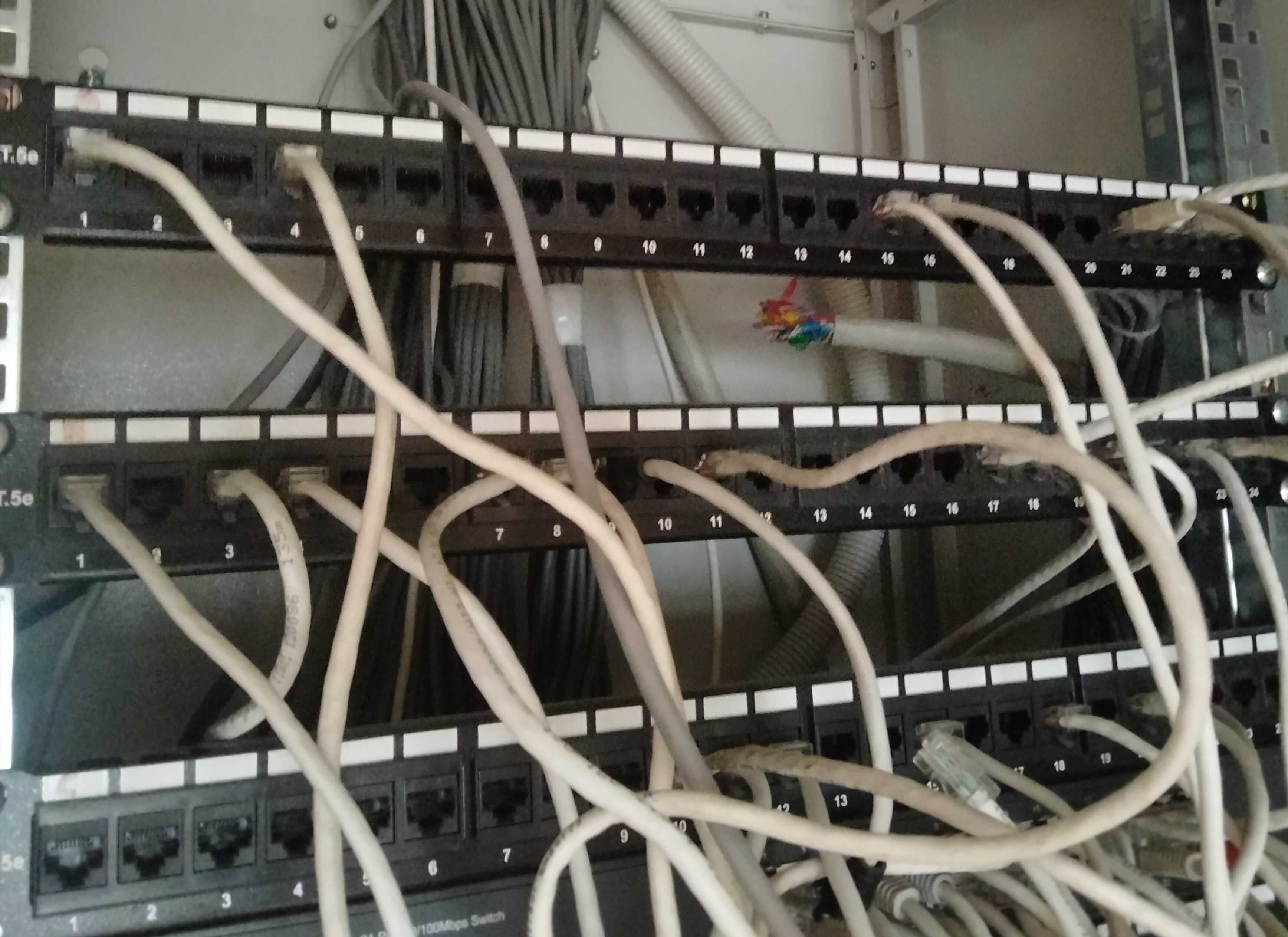 Комутатор, свіч некерований D-Link 
16 портів, швидкість до 1