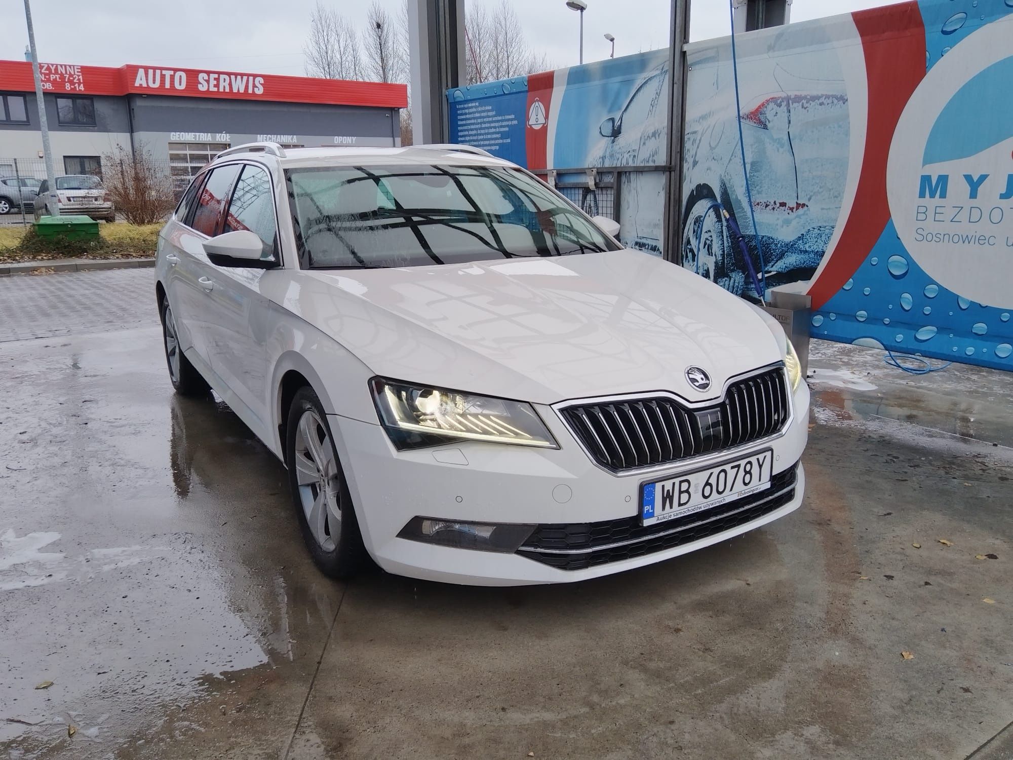 Wynajem Skoda SuperB 2.0tdi Automat