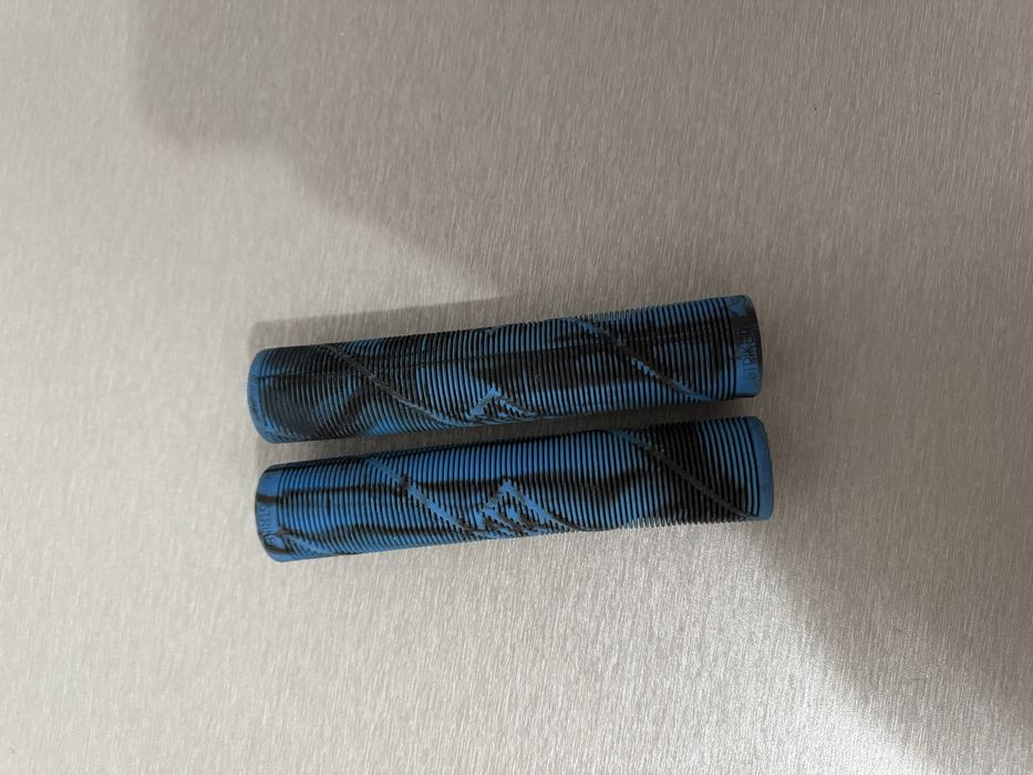 Grypy striker praktycznie nowe na hulajnoge wyczynowa