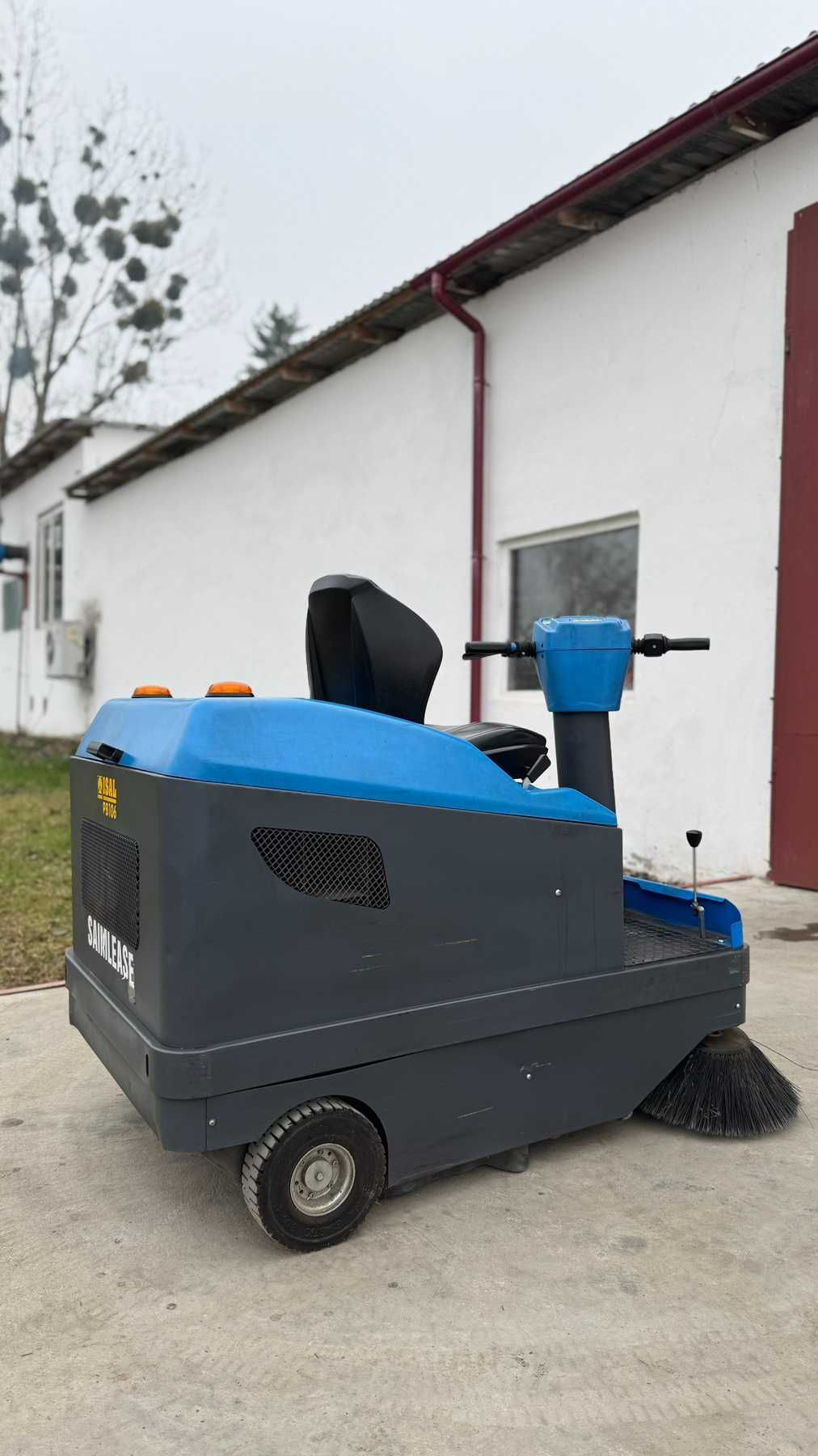 Ваакумно підмітальна машина 1130 Isal PB 106 E