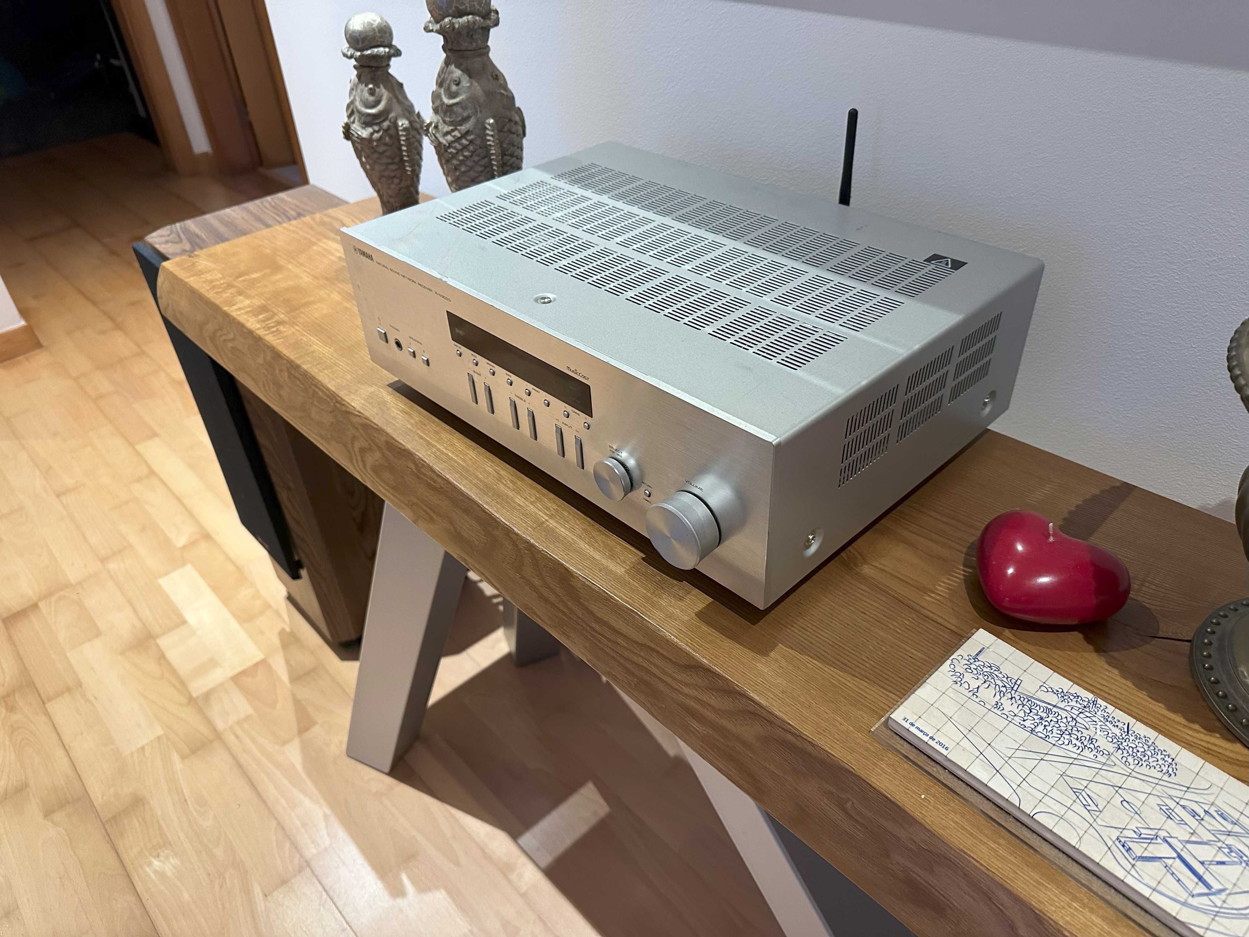 Amplificador Integrado Yamaha R-N303D