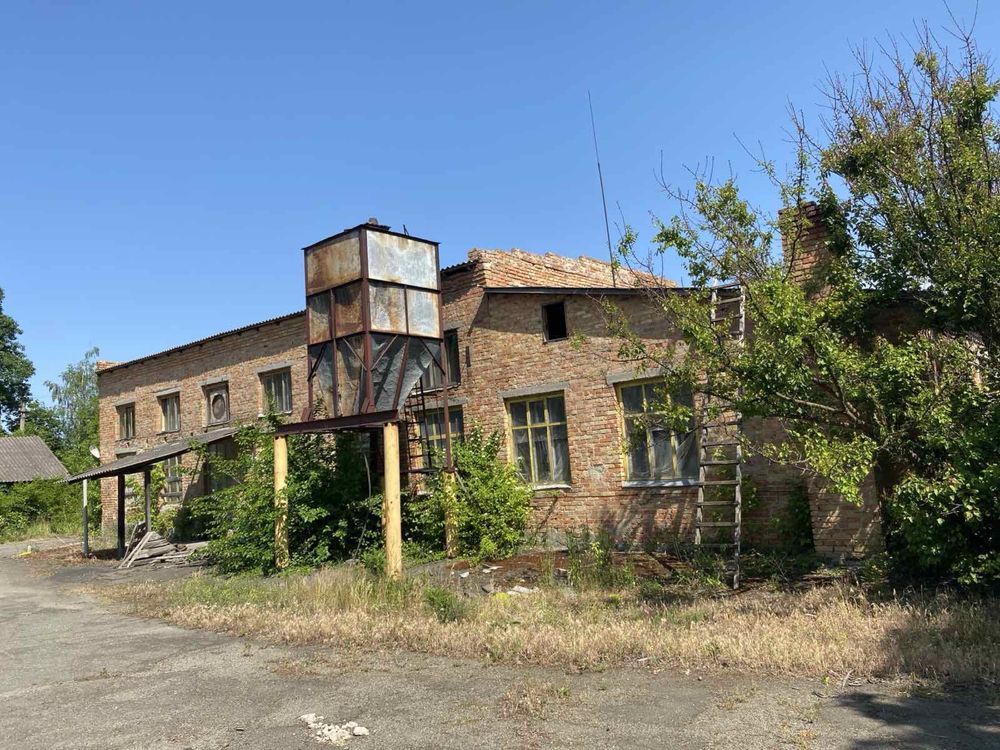 Пропонуємо до продажу промислово-виробничу базу.