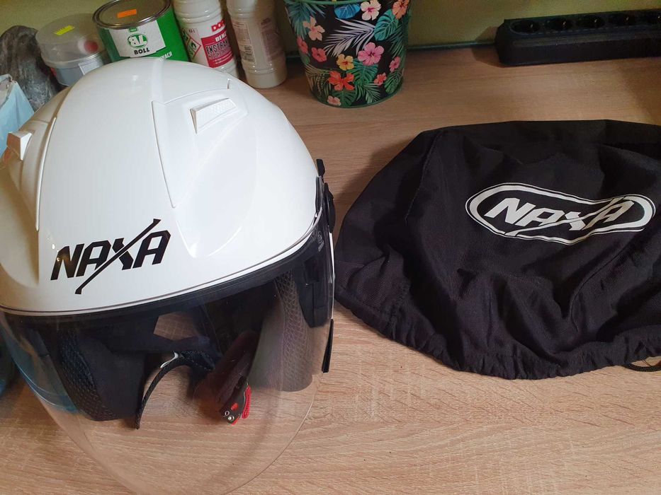 Kask motocyklowy marki NAXA E 9 YH-OF 868, nie używany