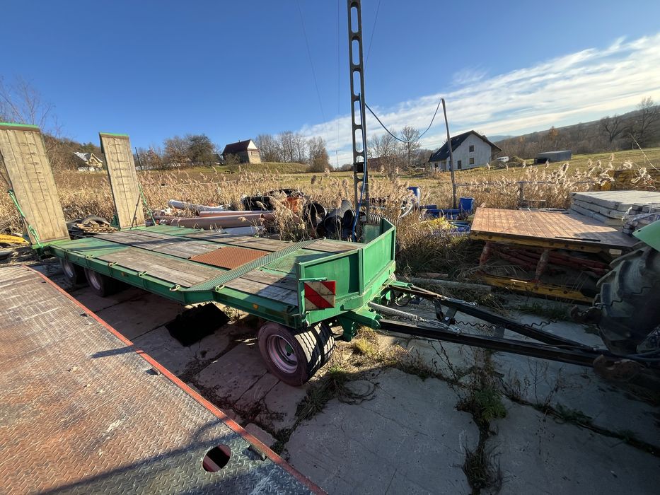 Przyczepa cieżarowa laweta