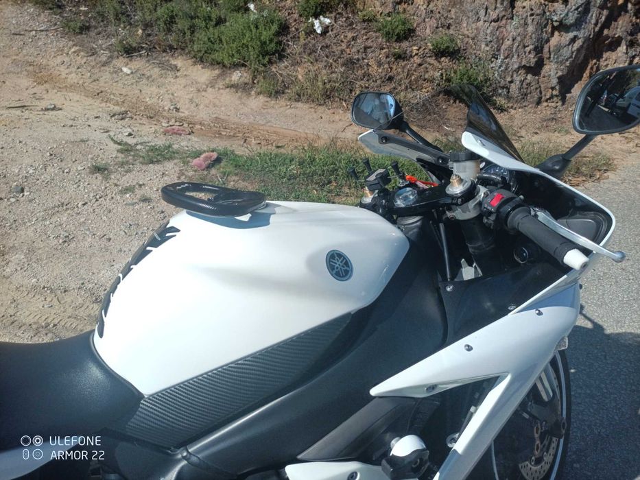 Yamaha YZF R1 como nova